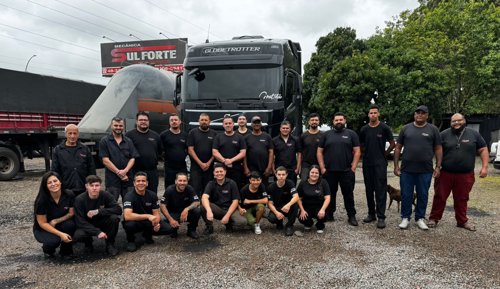 Equipe de mecânicos especializados da Mecânica Sul Forte em Tubarão SC